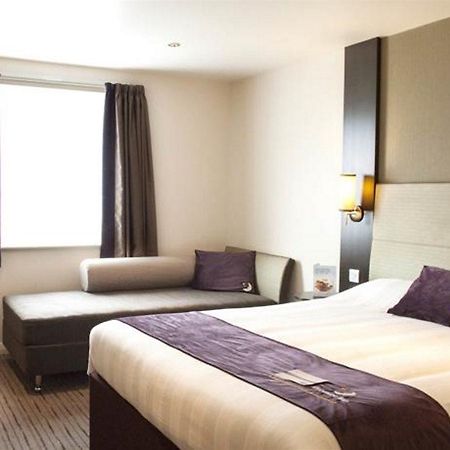 Premier Inn Milton Keynes South Eksteriør billede