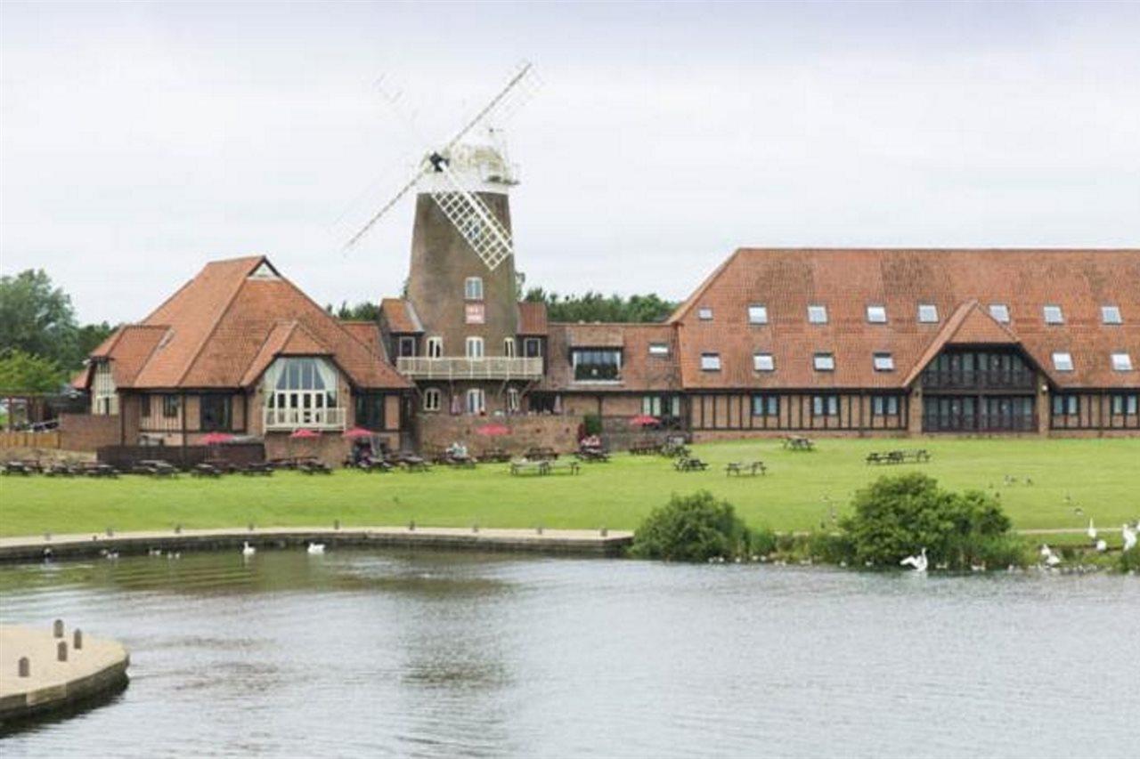 Premier Inn Milton Keynes South Eksteriør billede