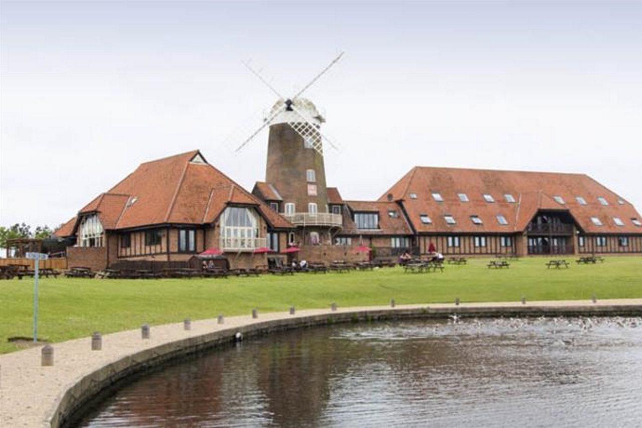 Premier Inn Milton Keynes South Eksteriør billede