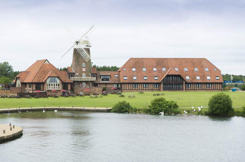 Premier Inn Milton Keynes South Eksteriør billede