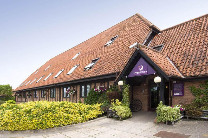 Premier Inn Milton Keynes South Eksteriør billede