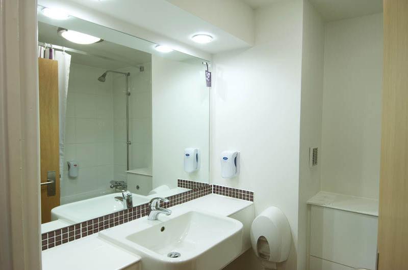 Premier Inn Milton Keynes South Eksteriør billede